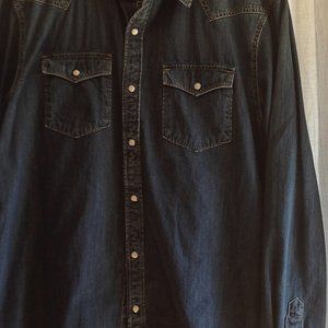 Denim cotton western style shirt by American Eagle. Size XL.